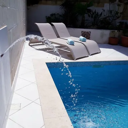 Townhouse Boutique * Għarb