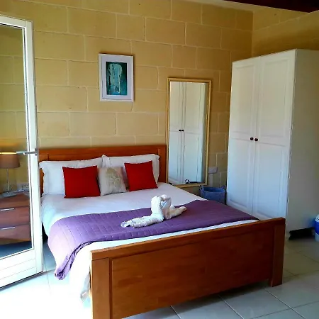 Townhouse Boutique * Għarb